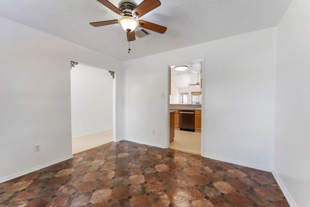 10006 Wren Street, La Porte, TX 77571