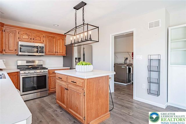 385 Farmington Road, Upper Macungie Twp, PA 18031