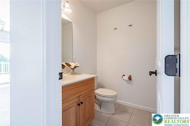 385 Farmington Road, Upper Macungie Twp, PA 18031