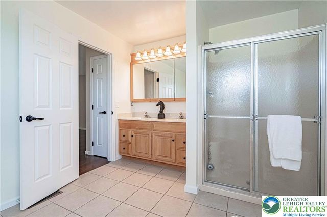 385 Farmington Road, Upper Macungie Twp, PA 18031