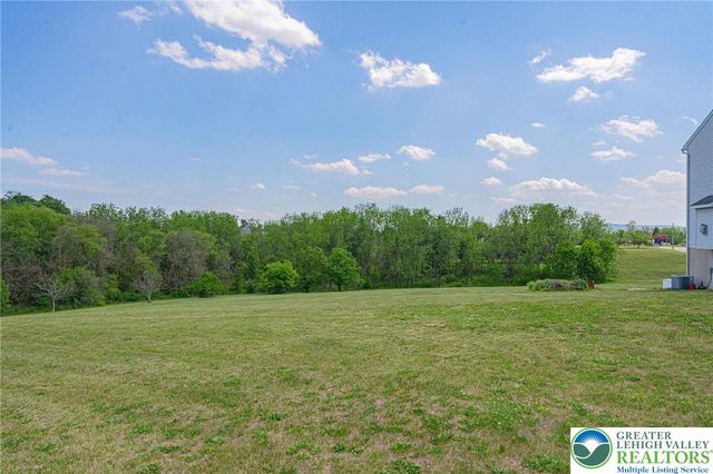 385 Farmington Road, Upper Macungie Twp, PA 18031