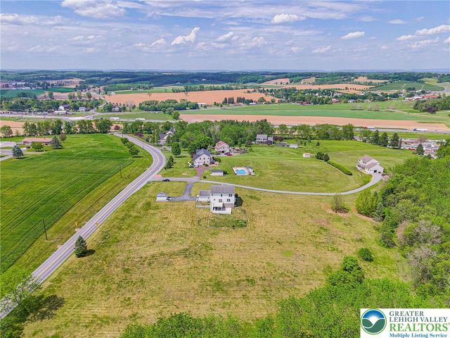 385 Farmington Road, Upper Macungie Twp, PA 18031