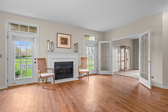 1200 Tennyson Lane 8, Naperville, IL 60540