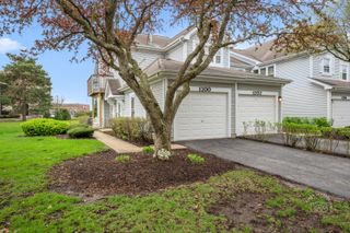 1200 Tennyson Lane 8, Naperville, IL 60540