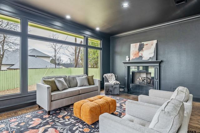 606 Tremont St, Tyler, TX 75701