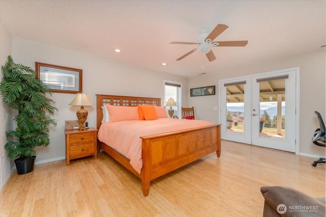 605 Chelan Trails Road, Manson, WA 98831