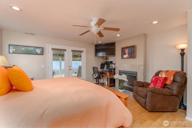 605 Chelan Trails Road, Manson, WA 98831