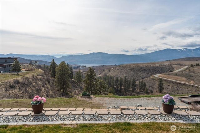 605 Chelan Trails Road, Manson, WA 98831