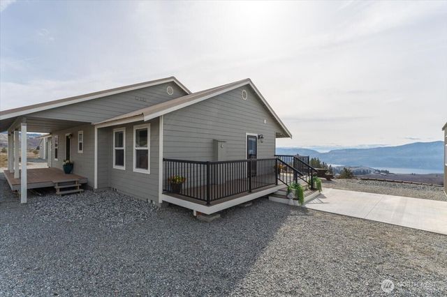 605 Chelan Trails Road, Manson, WA 98831