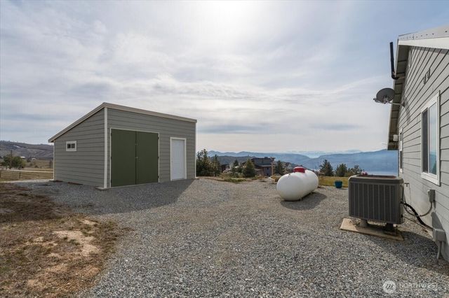 605 Chelan Trails Road, Manson, WA 98831