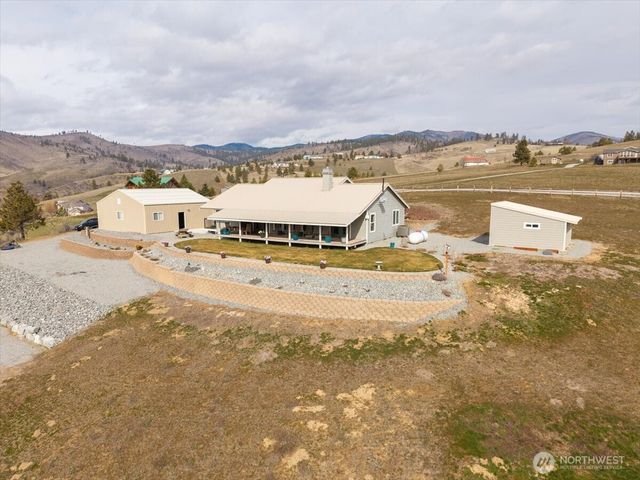 605 Chelan Trails Road, Manson, WA 98831