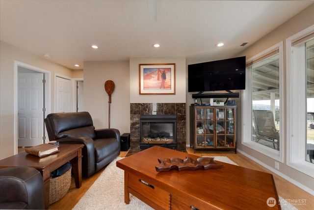 605 Chelan Trails Road, Manson, WA 98831