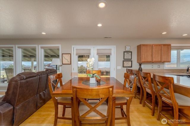 605 Chelan Trails Road, Manson, WA 98831