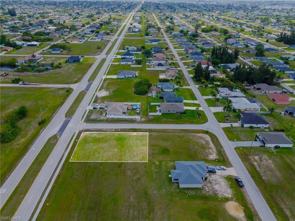 2900 Tropicana PKWY W, CAPE CORAL, FL 33993 — exterior