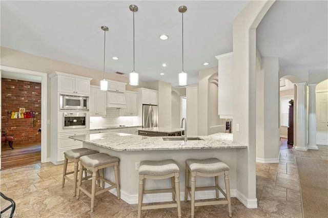 2116 Harlans RUN, Naples, FL 34105