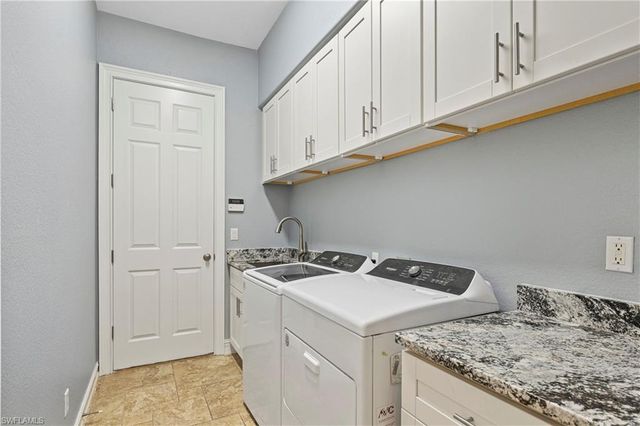 2116 Harlans RUN, Naples, FL 34105