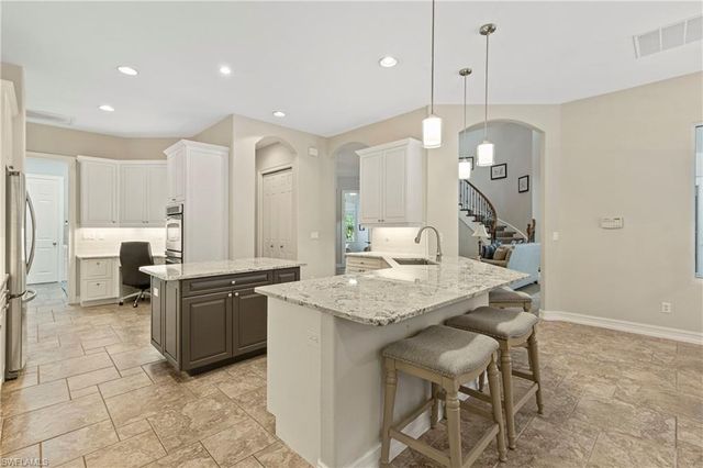 2116 Harlans RUN, Naples, FL 34105