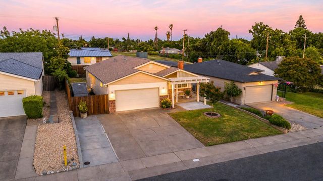 5528 Hesper Way, Carmichael, CA 95608
