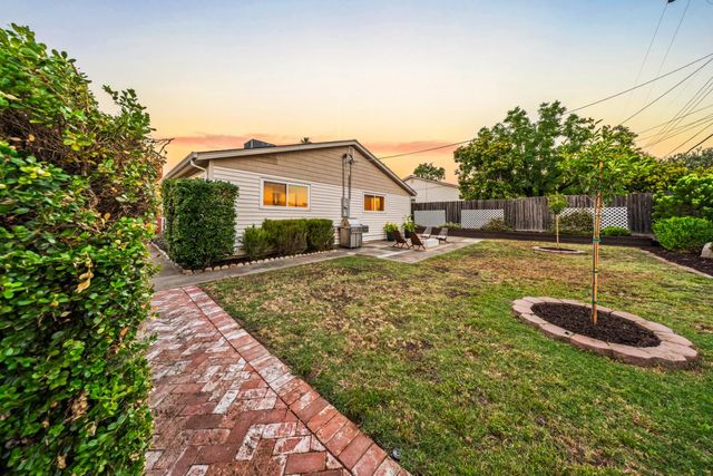 5528 Hesper Way, Carmichael, CA 95608