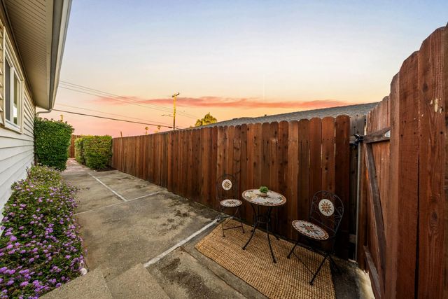 5528 Hesper Way, Carmichael, CA 95608
