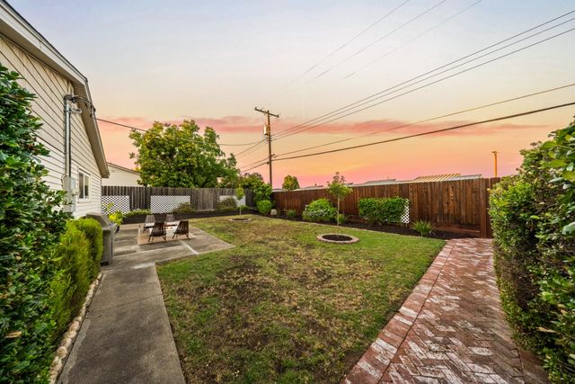 5528 Hesper Way, Carmichael, CA 95608