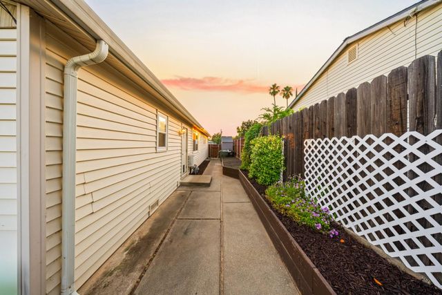 5528 Hesper Way, Carmichael, CA 95608