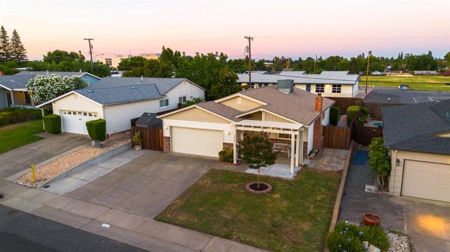 5528 Hesper Way, Carmichael, CA 95608