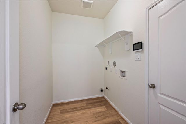 406 Forest Village Circle, La Marque, TX 77568