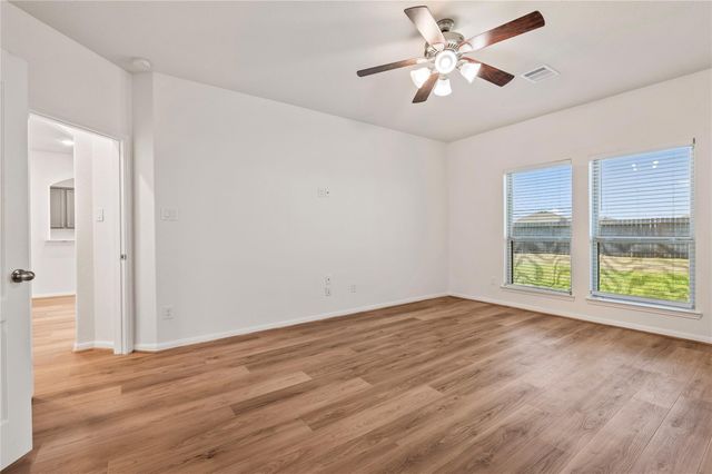 406 Forest Village Circle, La Marque, TX 77568