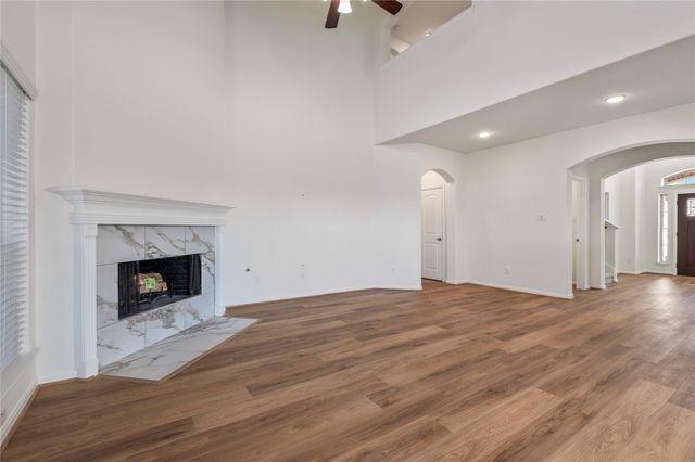 406 Forest Village Circle, La Marque, TX 77568