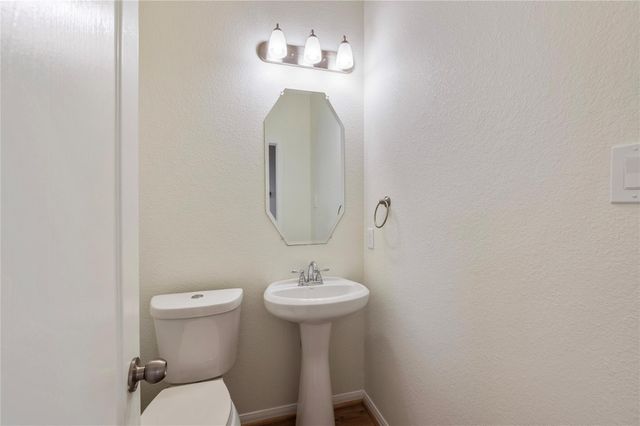 406 Forest Village Circle, La Marque, TX 77568