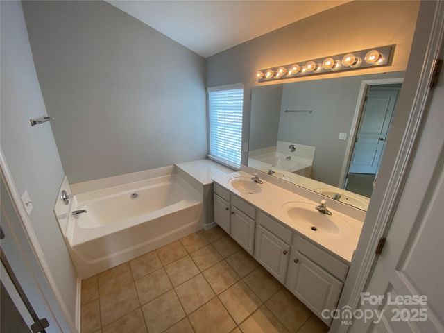 1042 Kensrowe Lane, Stallings, NC 28104
