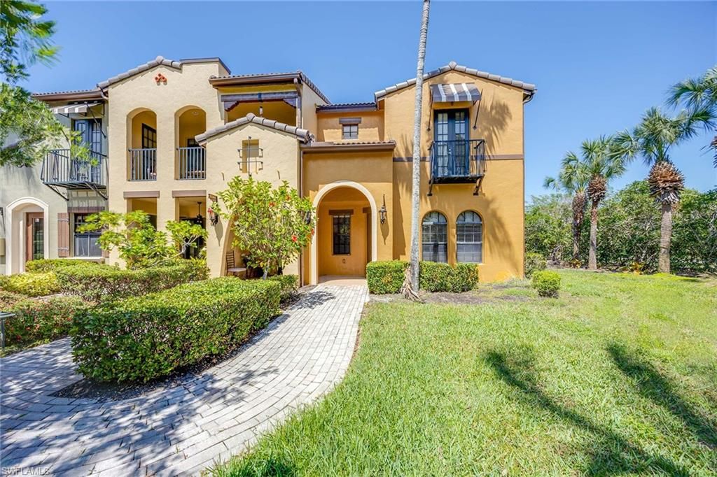 9134 Chula Vista ST # 125, Naples, FL 34113