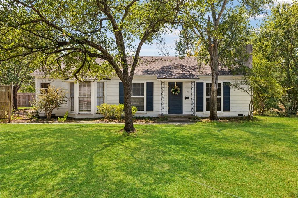 305 Hensel Avenue, Bryan, TX 77801 — photo 2