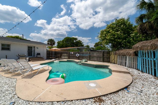 11 BURLING Way, Jacksonville Beach, FL 32250