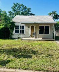 22 E 39th Street, San Angelo, TX 76903