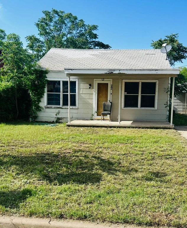 22 E 39th Street, San Angelo, TX 76903
