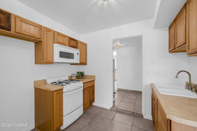 7855 E 34th Street, Tucson, AZ 85710