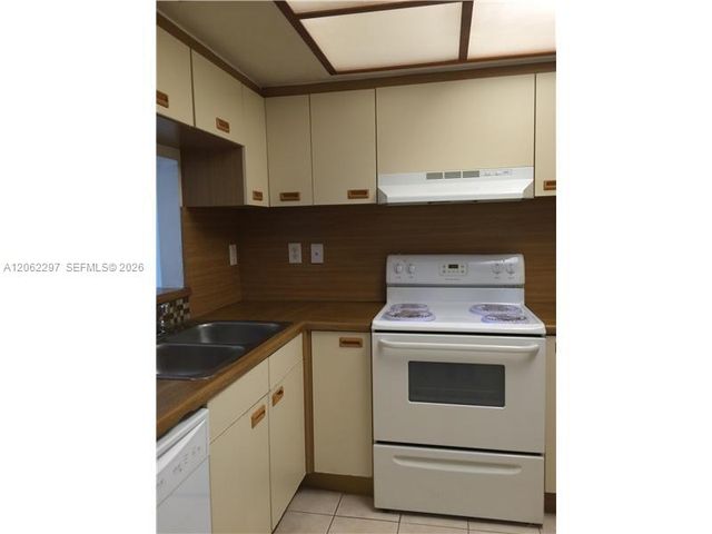 12455 SW 93rd Ter 408T, Miami, FL 33186