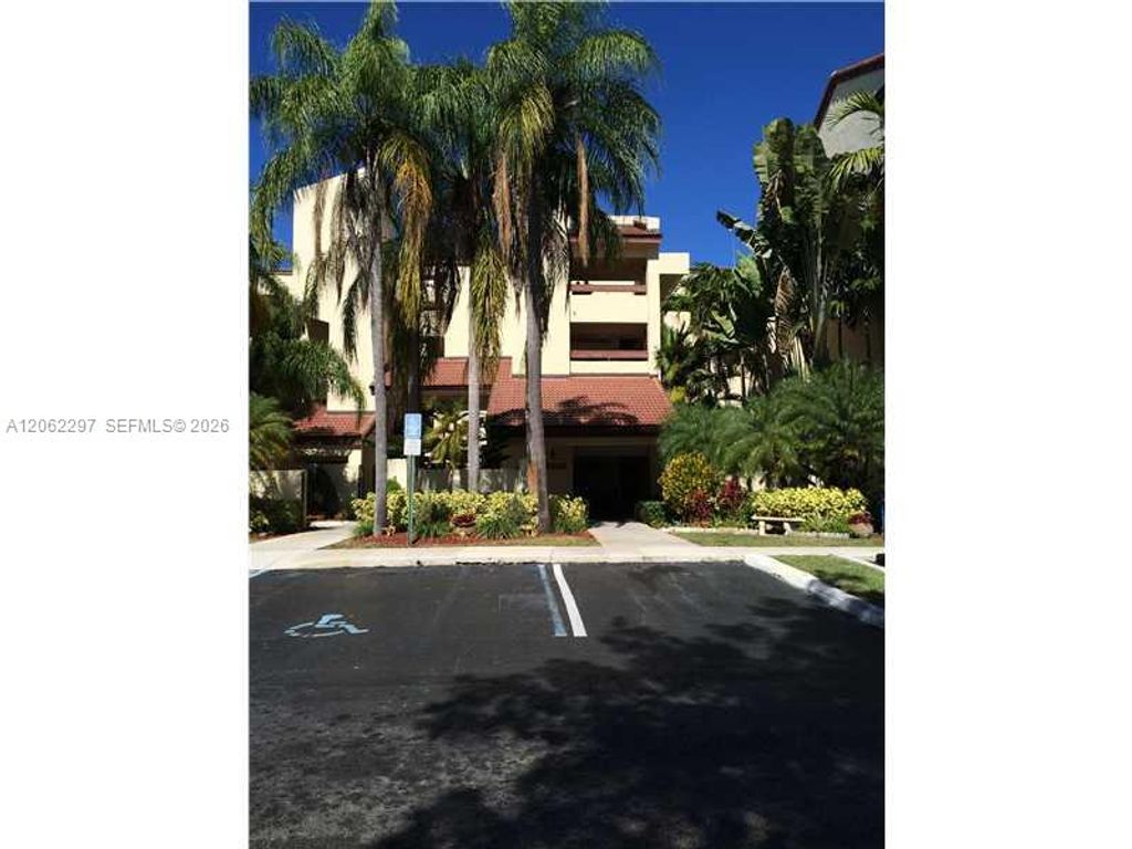 12455 SW 93rd Ter 408T, Miami, FL 33186