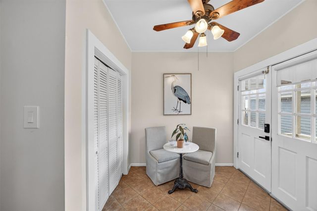3828 Bernardo De Galvez Avenue, Galveston, TX 77550