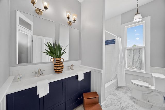 3828 Bernardo De Galvez Avenue, Galveston, TX 77550