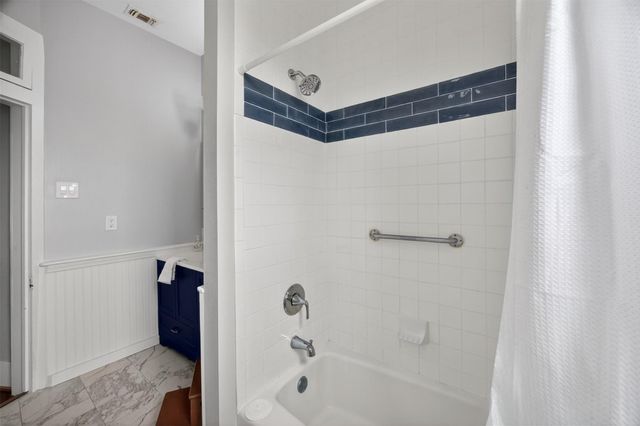3828 Bernardo De Galvez Avenue, Galveston, TX 77550