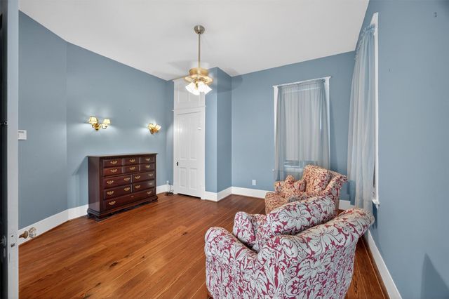3828 Bernardo De Galvez Avenue, Galveston, TX 77550