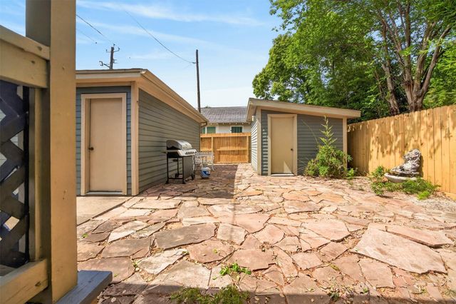 3828 Bernardo De Galvez Avenue, Galveston, TX 77550