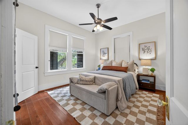 3828 Bernardo De Galvez Avenue, Galveston, TX 77550