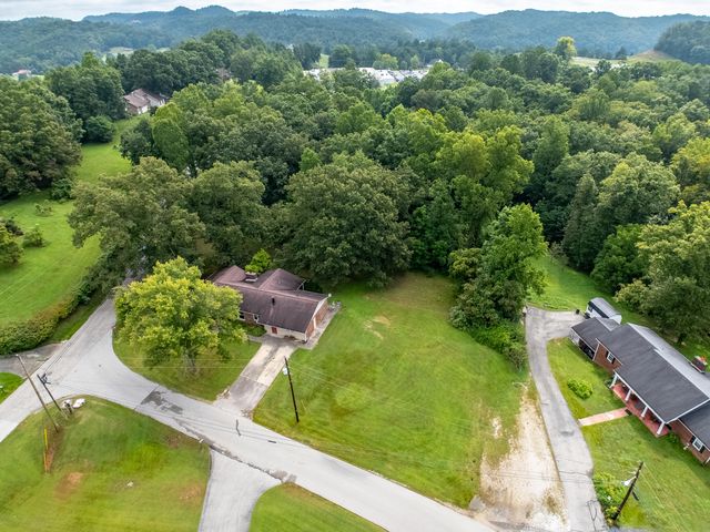 5 Keeton Ave Avenue, West Liberty, KY 41472