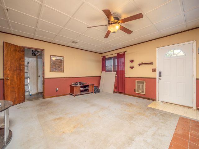 5 Keeton Ave Avenue, West Liberty, KY 41472