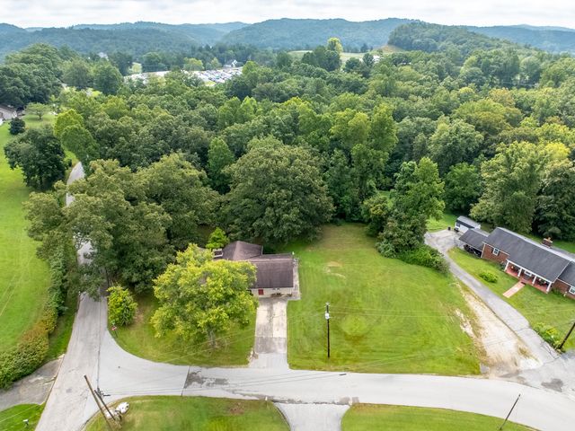 5 Keeton Ave Avenue, West Liberty, KY 41472