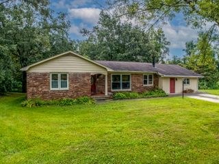 5 Keeton Ave Avenue, West Liberty, KY 41472